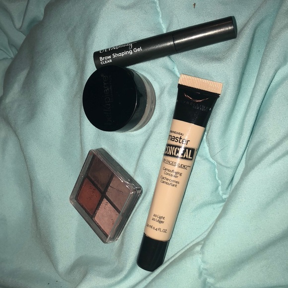 Makeup - Picture 1 of 5